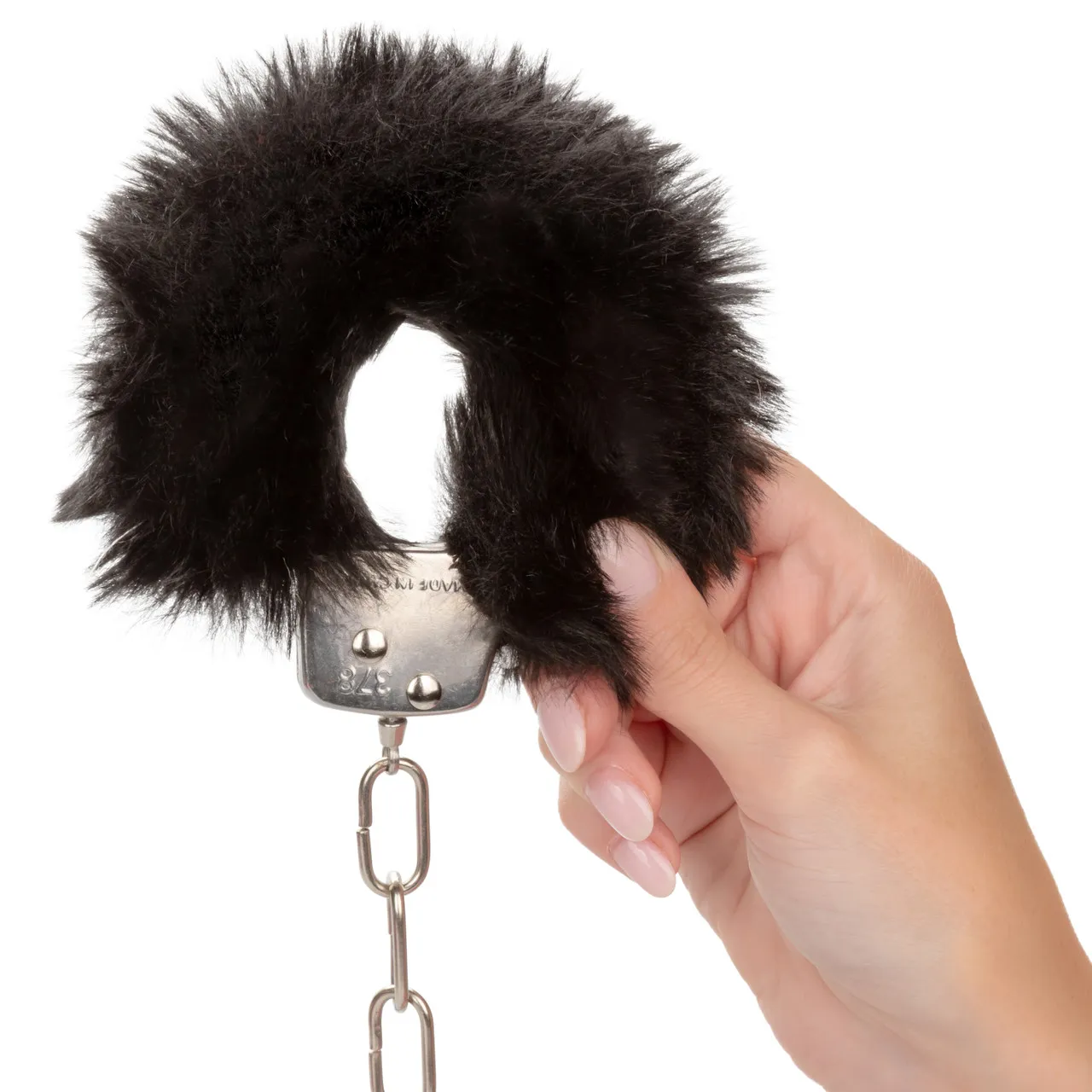 металлические наручники с искусственным мехом ultra fluffy furry cuffs-black в Москве