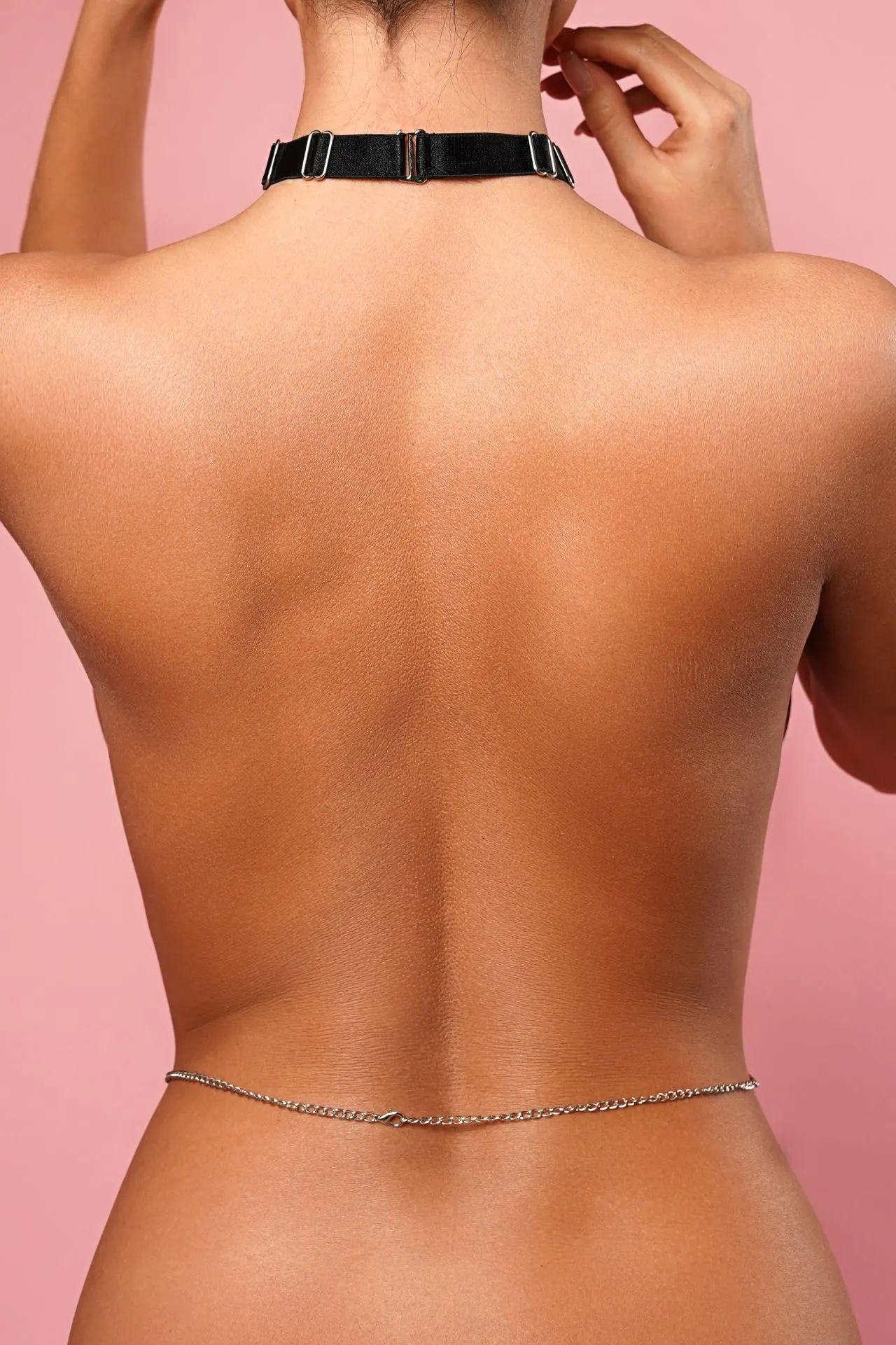 Эротическое чокер с декоративными цепочками в едином размере (xs-l) в Москве