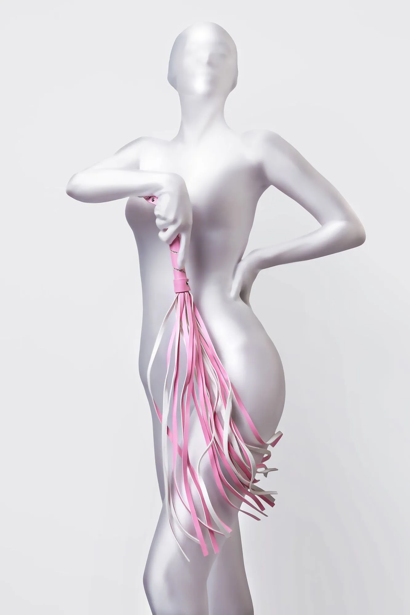 флоггер anonymo #0006, pu кожа, розовый, 64 см в Москве