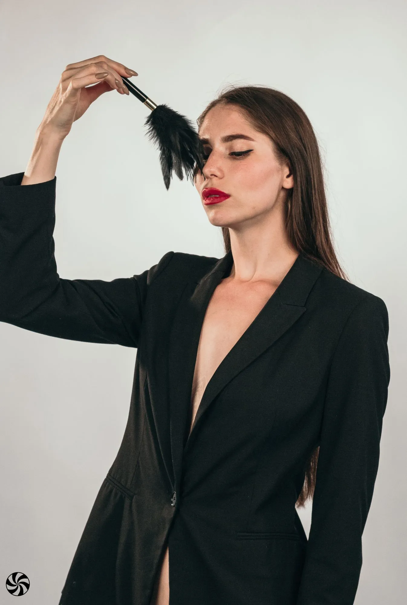 тиклер burlesque plume black 1082-02lola в Москве