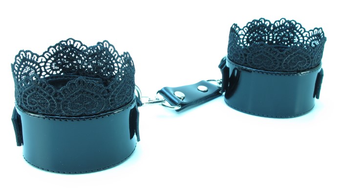 изысканные наручники с кружевом black bdsm light  810005ars в Москве