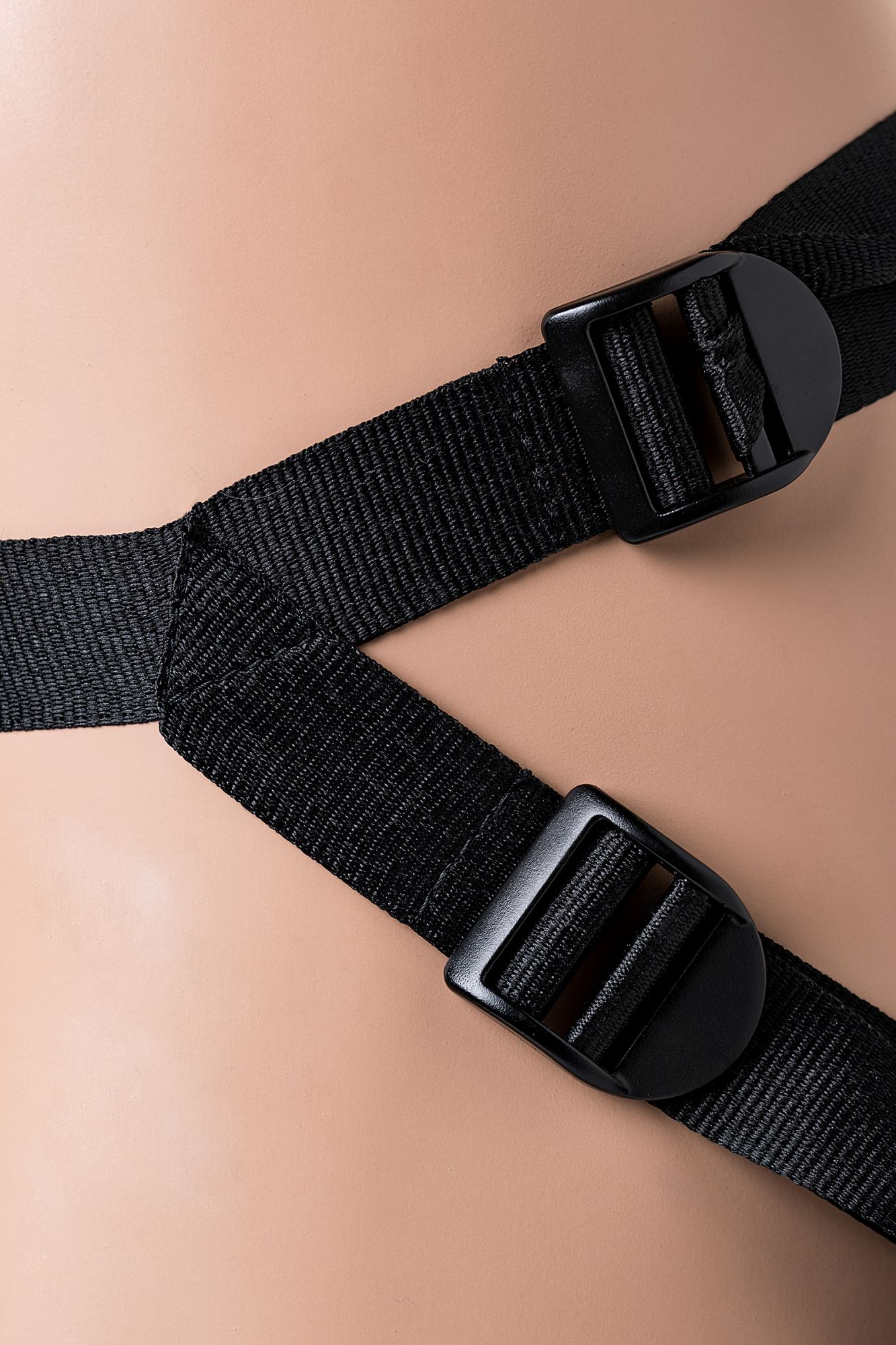 страпон на креплении lovetoy с поясом harness, реалистичный, neoskin, телесный, 17,5 см в Москве